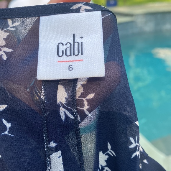 CAby flowing floral dress size 6. Only worn one time. - Picture 5 of 7